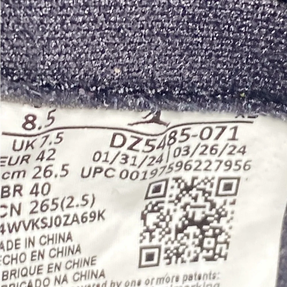 Nike Air Jordan Retro High OG (DZ5485-071) Black Metallic Gold Mens 8.5 - Picture 7 of 7